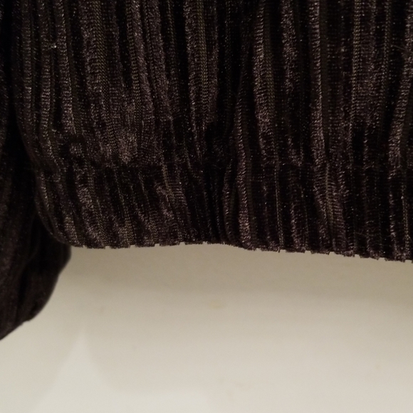 Dantelle Black Velvet Elastic Waist Top in Size L - Picture 6 of 8